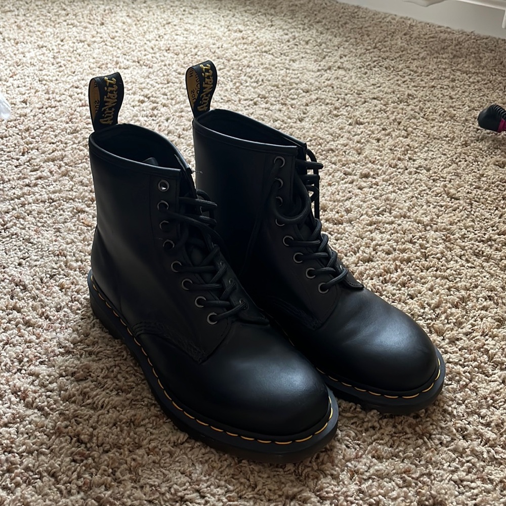 black dr martens